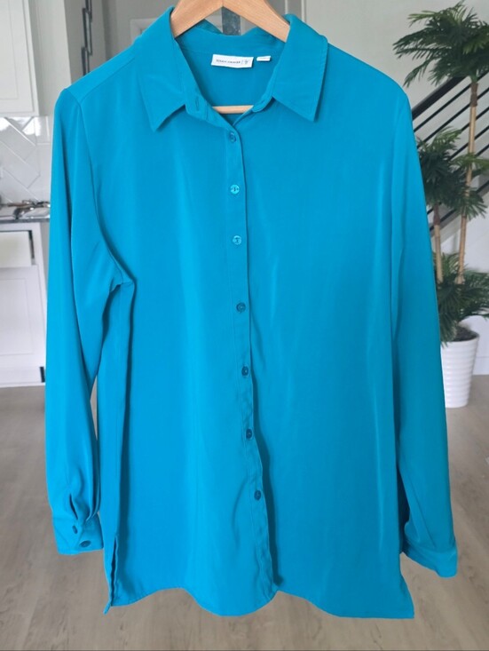 Susan Graver Tops - Susan Graver Teal Liquid Knit Button Front Blouse Women's Medium Long Sleeve